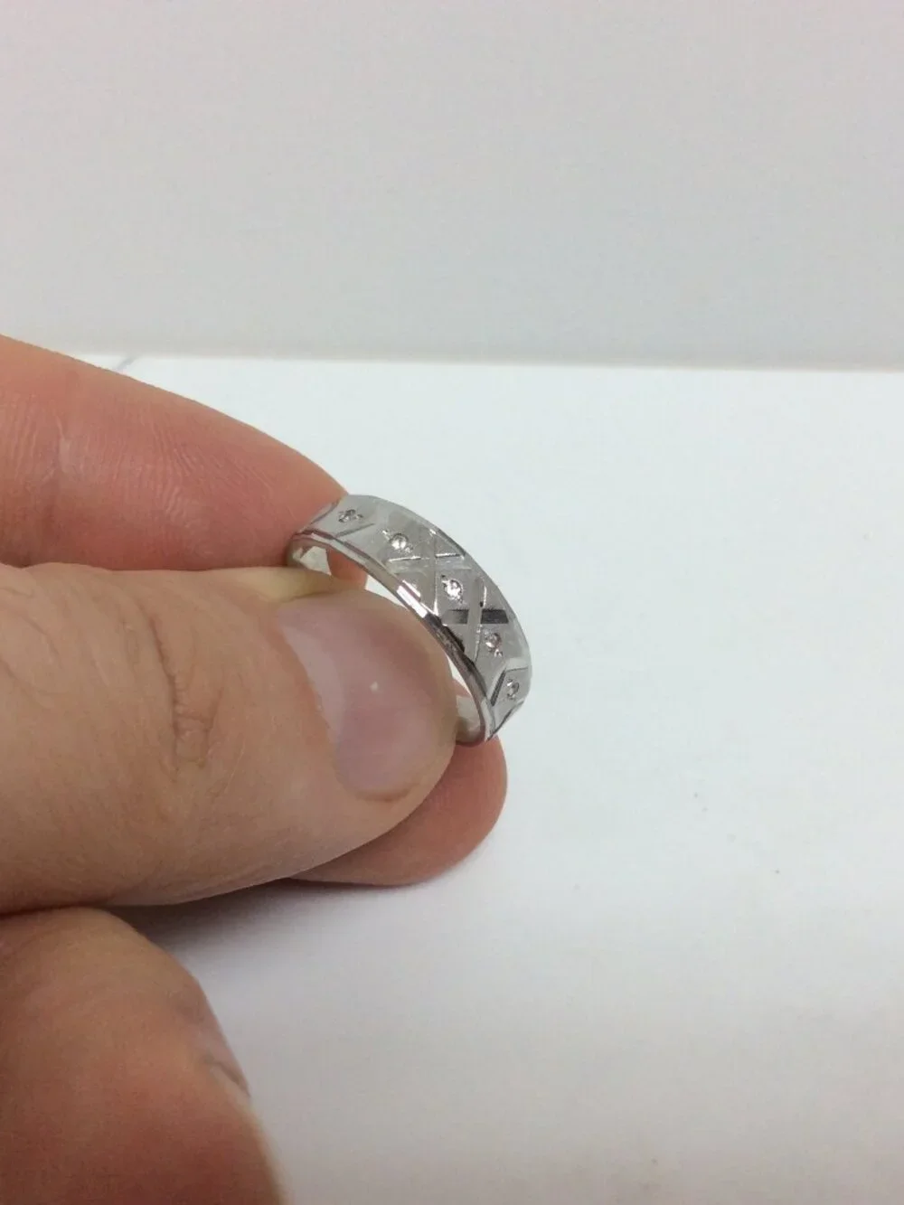 18K White Real Solid Gold Diamond Lady Ring Band Size 8.50    2.90gr